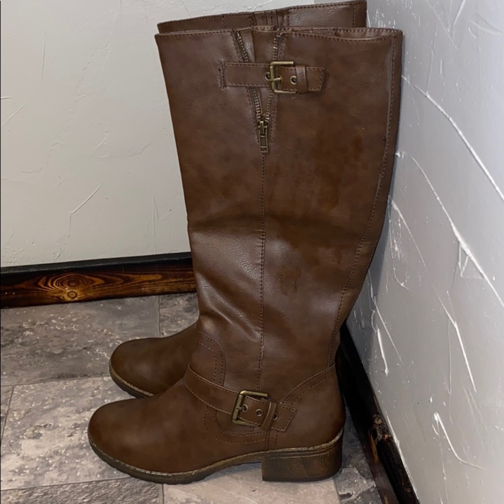Size 9 Tall Riding Boots !